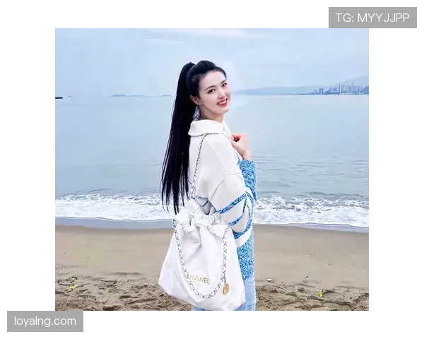 张常宁最新晒照，把家里拍得像五星酒店——我翻冰箱只看到方便面